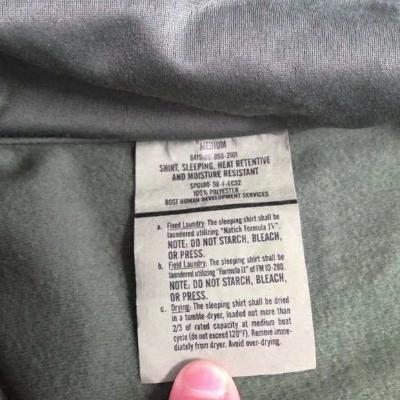 Military Issue Sleeping Shirt Heat Retentive Moisture Resist 8415-00-890-2101 - Picture 4 of 7